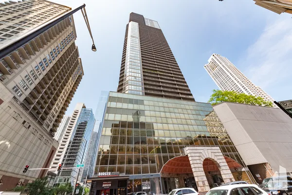 $2,300 | 10 East Ontario Street, Unit 2410, Chicago, IL 60611