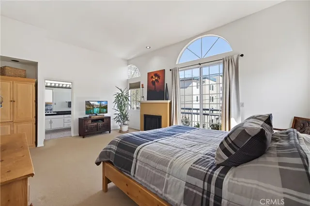 $975,000 | 4464 Moorpark Way, Unit 104, Toluca Lake, CA 91602