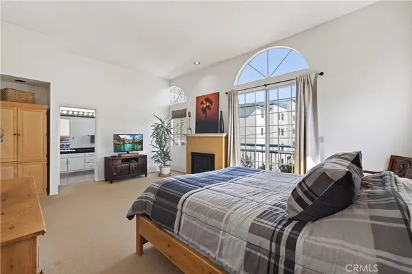 $975,000 | 4464 Moorpark Way, Unit 104, Toluca Lake, CA 91602