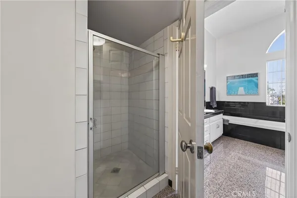 $975,000 | 4464 Moorpark Way, Unit 104, Toluca Lake, CA 91602