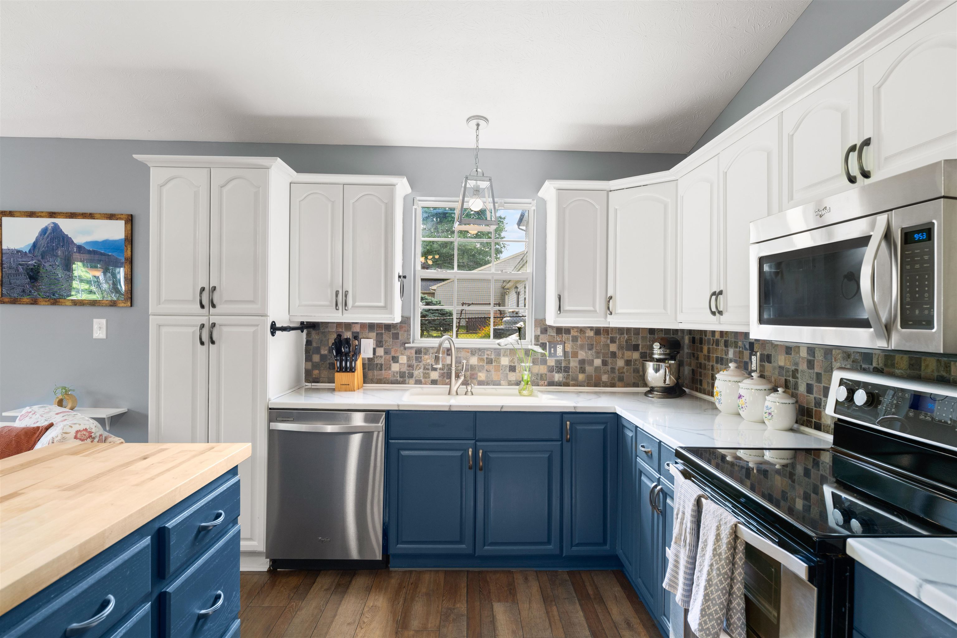 405 Greenwood Road Staunton, VA 24401 - Photo 7 of 33
