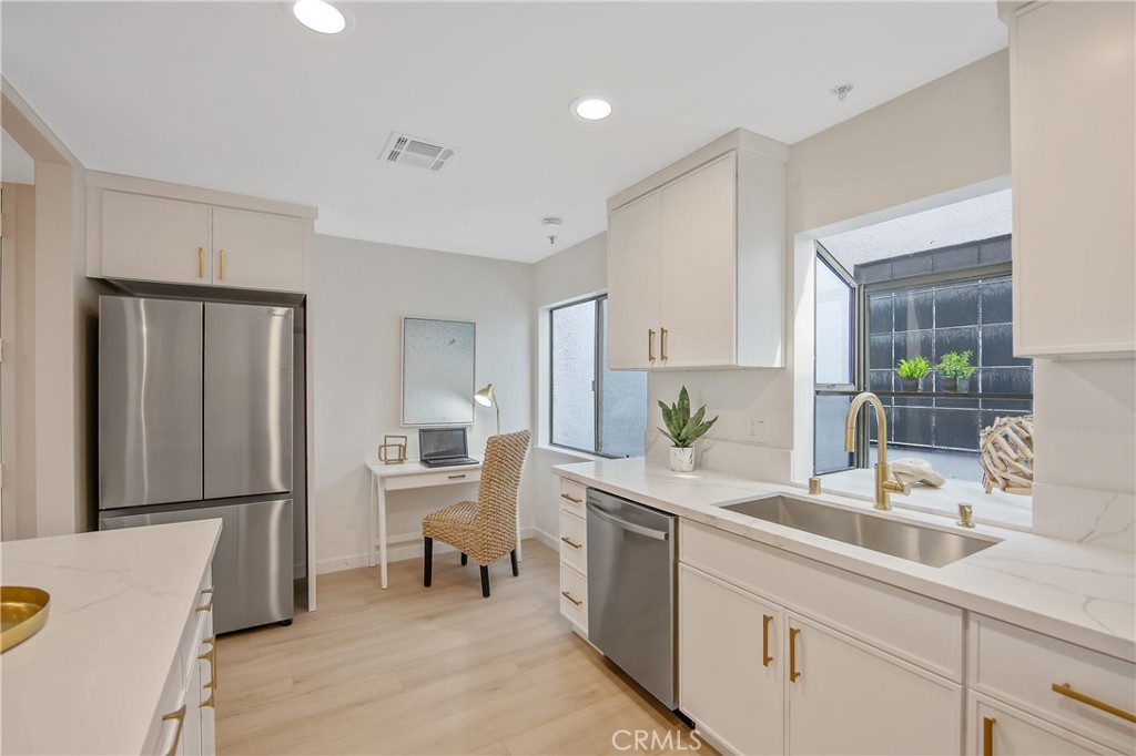 4600 Vía Dolce, Unit 206 Marina del Rey, CA 90292 - Photo 23 of 51