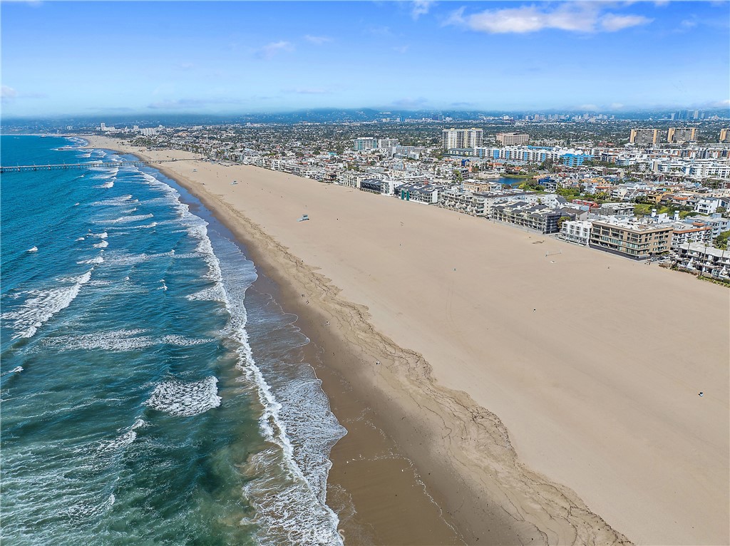 4600 Vía Dolce, Unit 206 Marina del Rey, CA 90292 - Photo 3 of 51