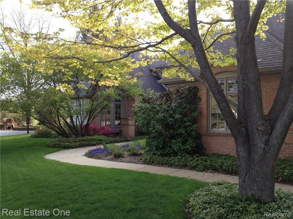 6360 Peach Tree Court Rochester Hills, MI 48306 - Photo 2 of 55