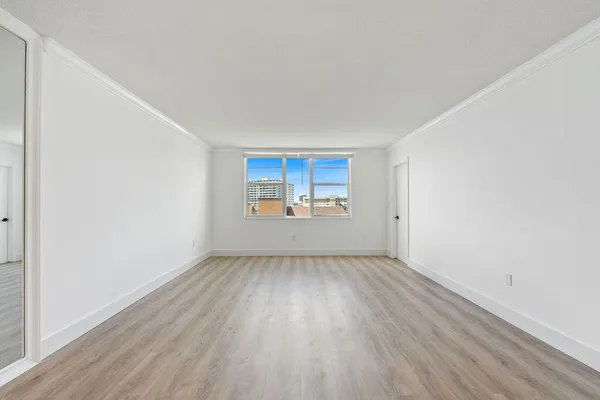 $2,000 | 1893 South Ocean Drive, Unit 503, Hallandale Beach, FL 33009