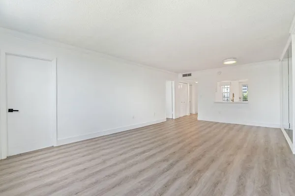 $2,000 | 1893 South Ocean Drive, Unit 503, Hallandale Beach, FL 33009