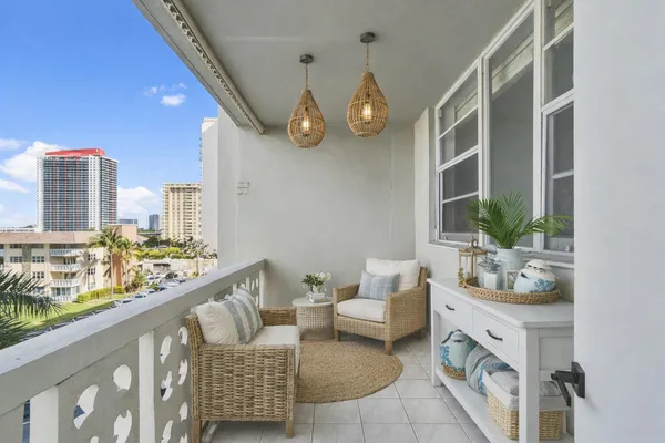 $2,000 | 1893 South Ocean Drive, Unit 503, Hallandale Beach, FL 33009