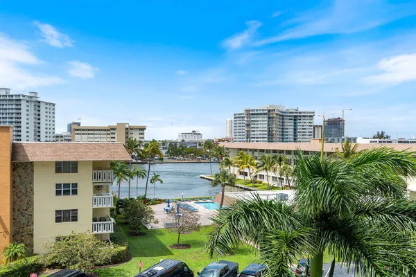 $2,000 | 1893 South Ocean Drive, Unit 503, Hallandale Beach, FL 33009