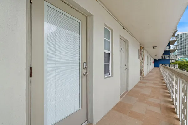 $2,000 | 1893 South Ocean Drive, Unit 503, Hallandale Beach, FL 33009
