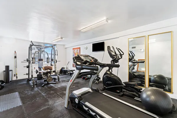 $2,000 | 1893 South Ocean Drive, Unit 503, Hallandale Beach, FL 33009