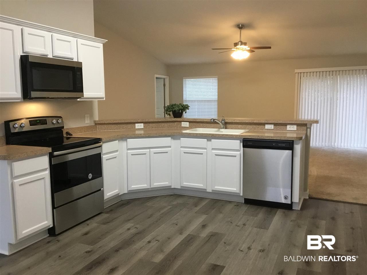 1806 South Bay Street Foley, AL 36535 - Photo 2 of 25