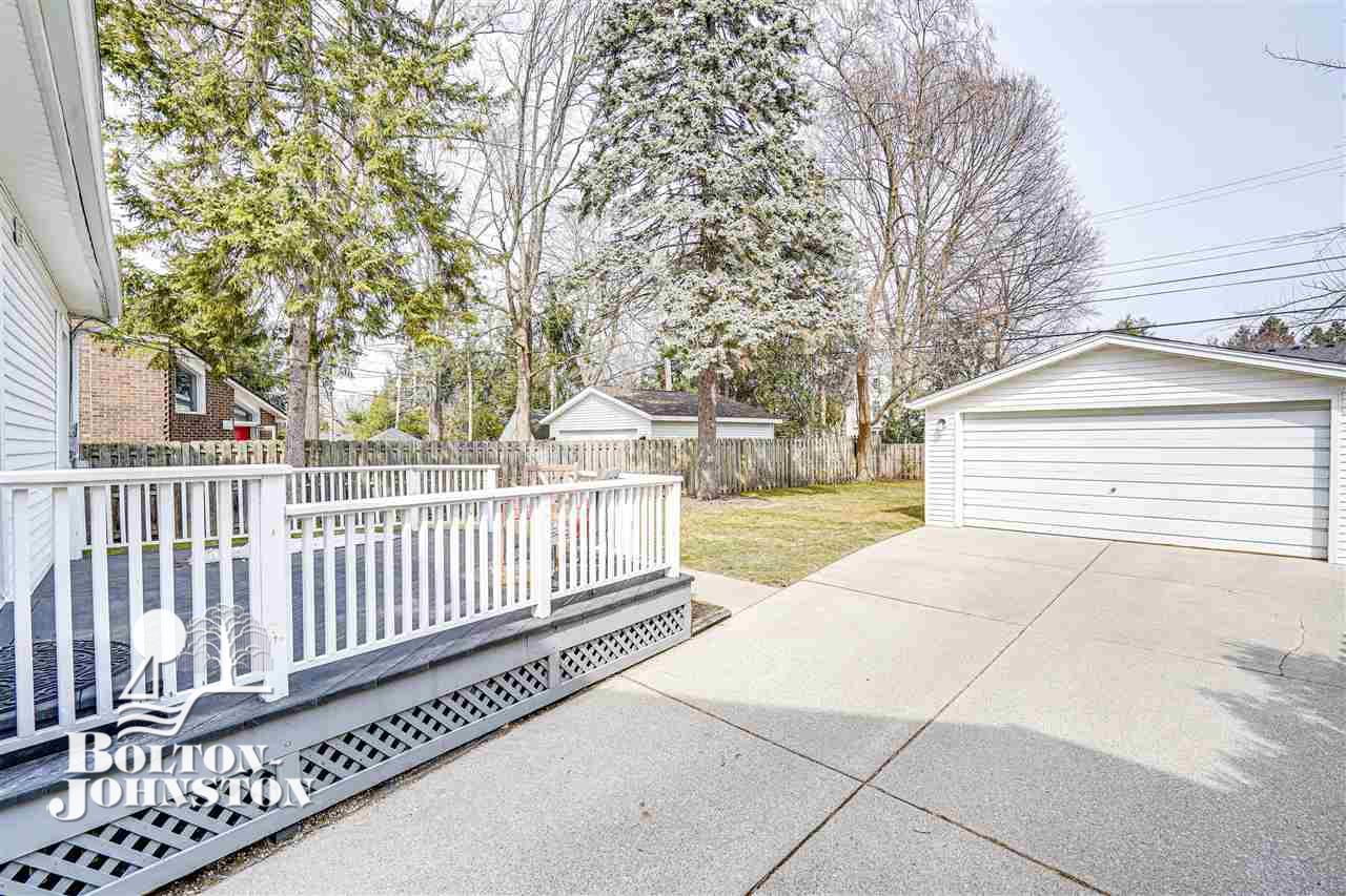 266 Ridgemont Road Grosse Pointe, MI 48236 - Photo 23 of 24 Deep Lot Large Garage