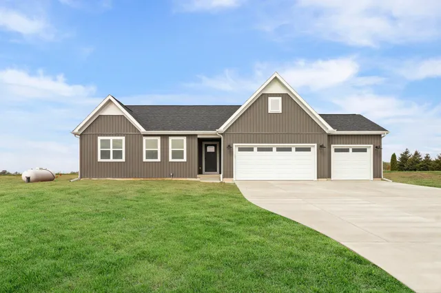 $479,900 | N6285 Blarney Stone Drive, Albany, WI 53502