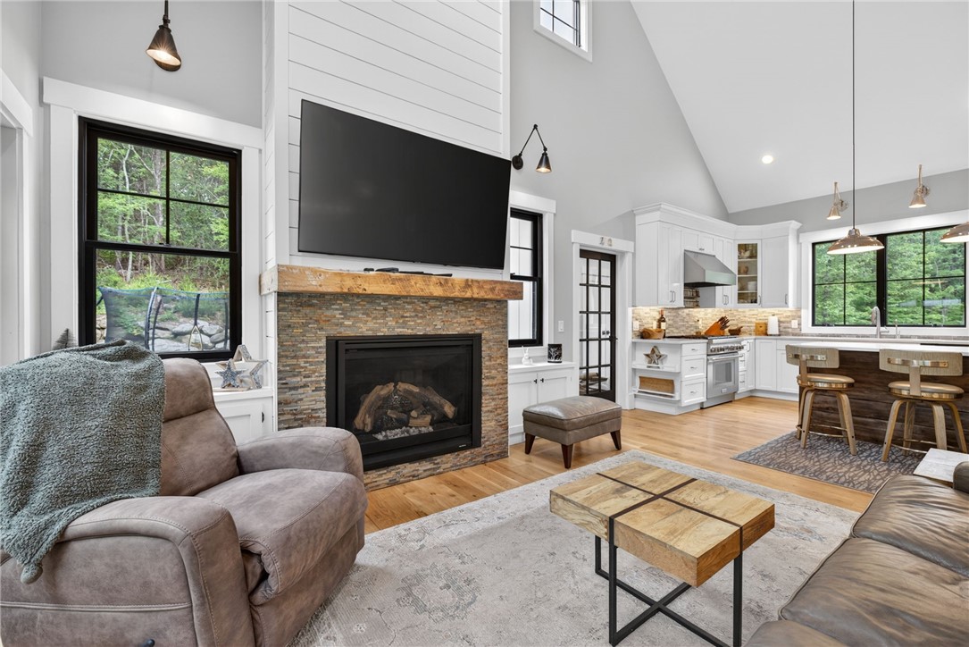 1425 Maple Valley Road Coventry, RI 02827 - Photo 12 of 46