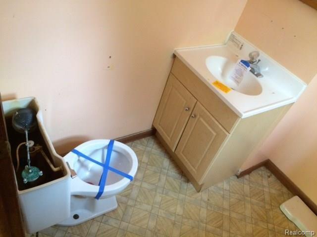 2964 South Summers Road Imlay City, MI 48444 - Photo 25 of 43 half bath 2.JPG