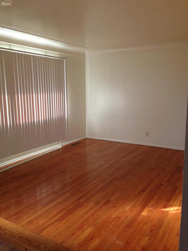 3062 North Linden Road Flint, MI 48504 - Photo 3 of 17 21265119-2.JPG