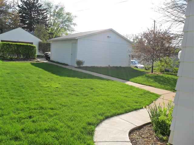 2134 Hickory Grove Road Davenport, IA 52804 - Photo 11 of 12 Gallery Image 11