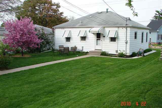 2134 Hickory Grove Road Davenport, IA 52804 - Photo 10 of 12 Gallery Image 10