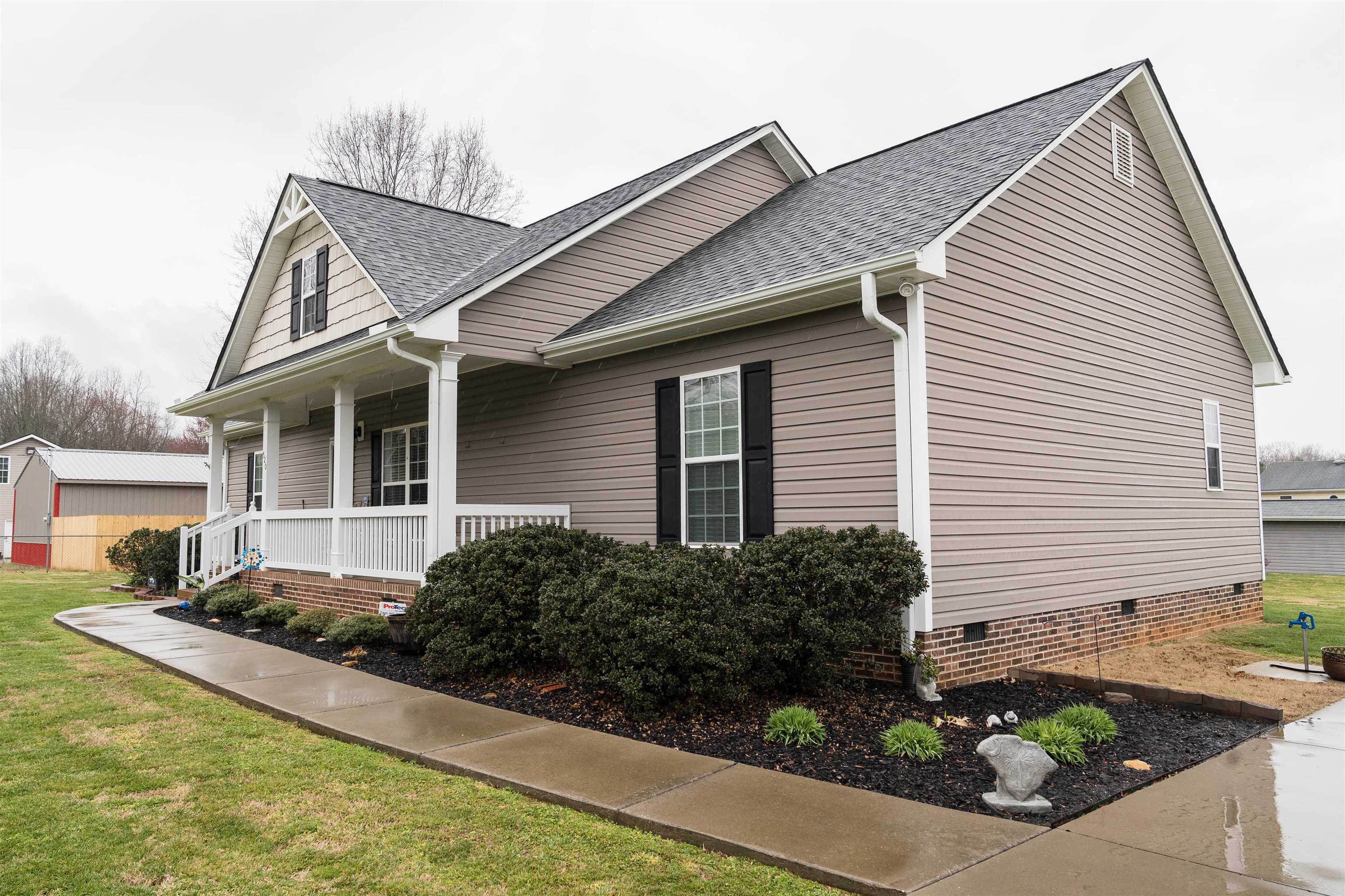 520 Dillon Street Chesnee, SC 29323 - Photo 2 of 29