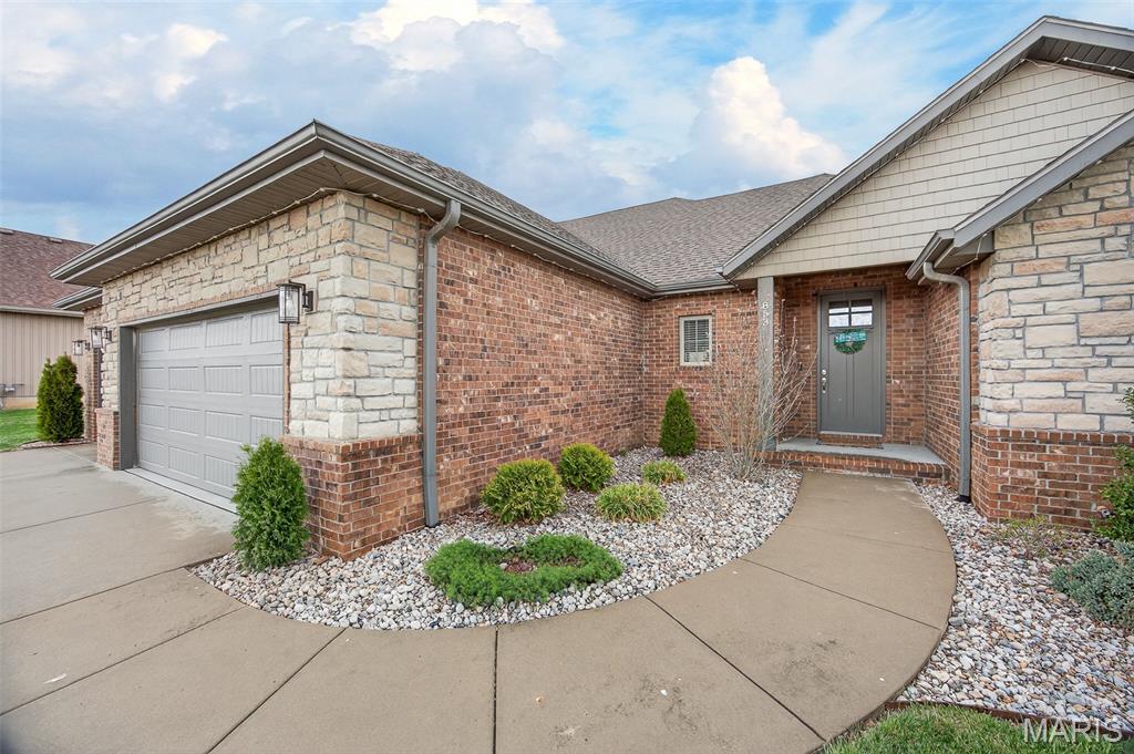 853 Apollo Court Nixa, MO 65714 - Photo 2 of 70