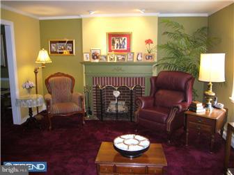 744 Parmentier Road Warminster, PA 18974 - Photo 2 of 12 Living Room