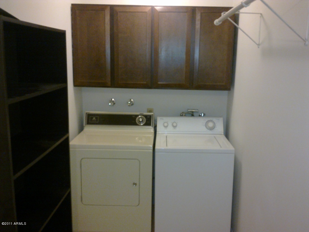 3813 West Hatcher Road Phoenix, AZ 85051 - Photo 10 of 20 Laundry Room