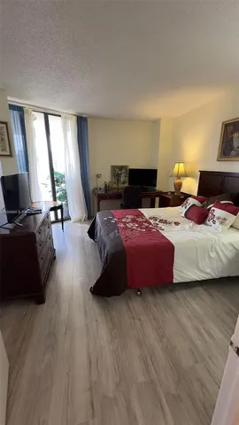 $3,700 | 2000 Towerside Terrace, Unit 711, Miami, FL 33138