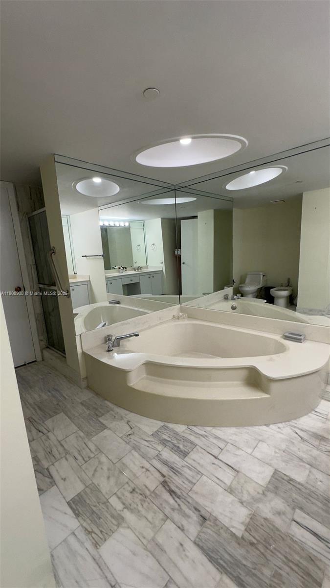 2000 Towerside Terrace, Unit 711 Miami, FL 33138 - Photo 13 of 39