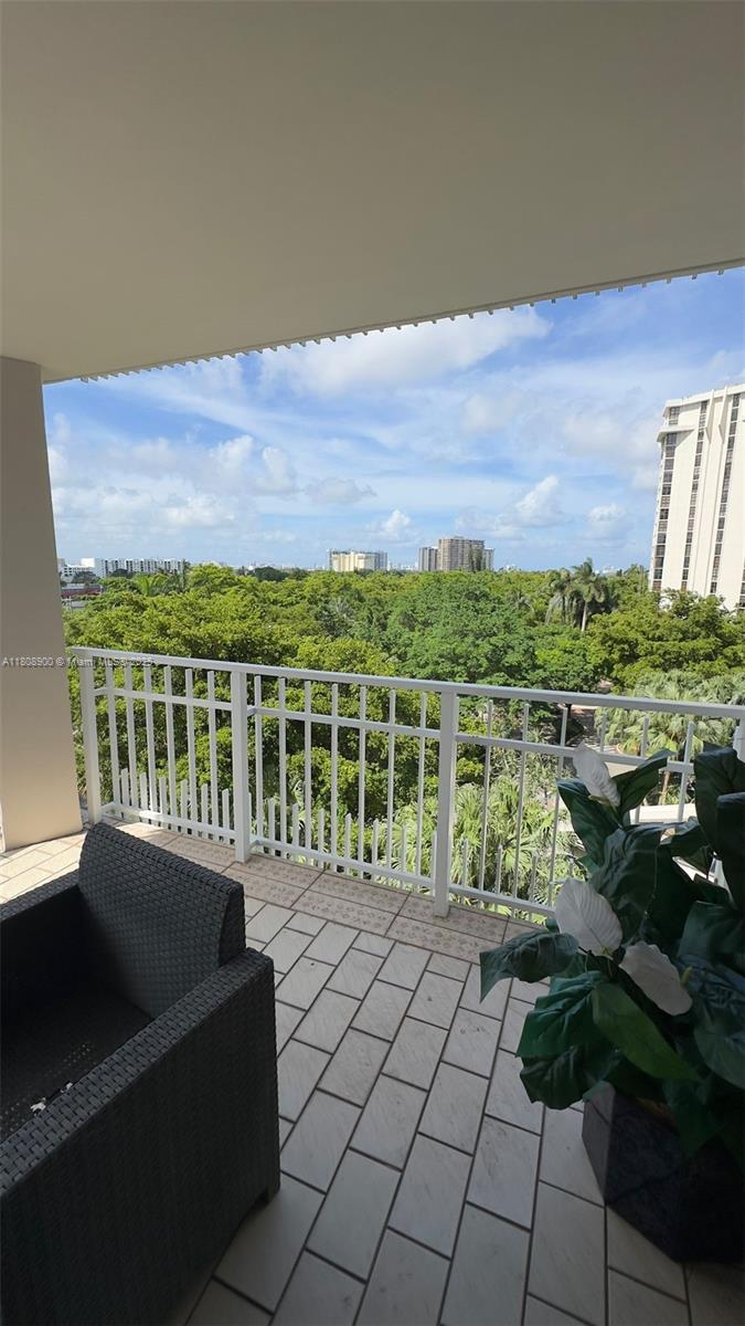 2000 Towerside Terrace, Unit 711 Miami, FL 33138 - Photo 2 of 39