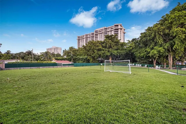 $3,700 | 2000 Towerside Terrace, Unit 711, Miami, FL 33138