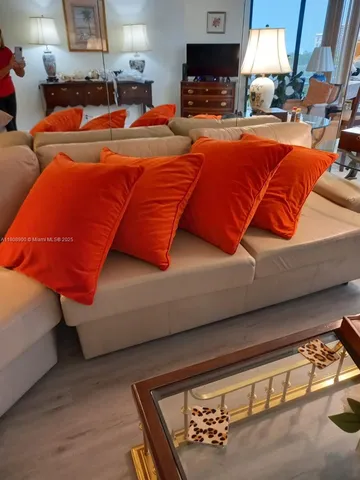 $3,700 | 2000 Towerside Terrace, Unit 711, Miami, FL 33138