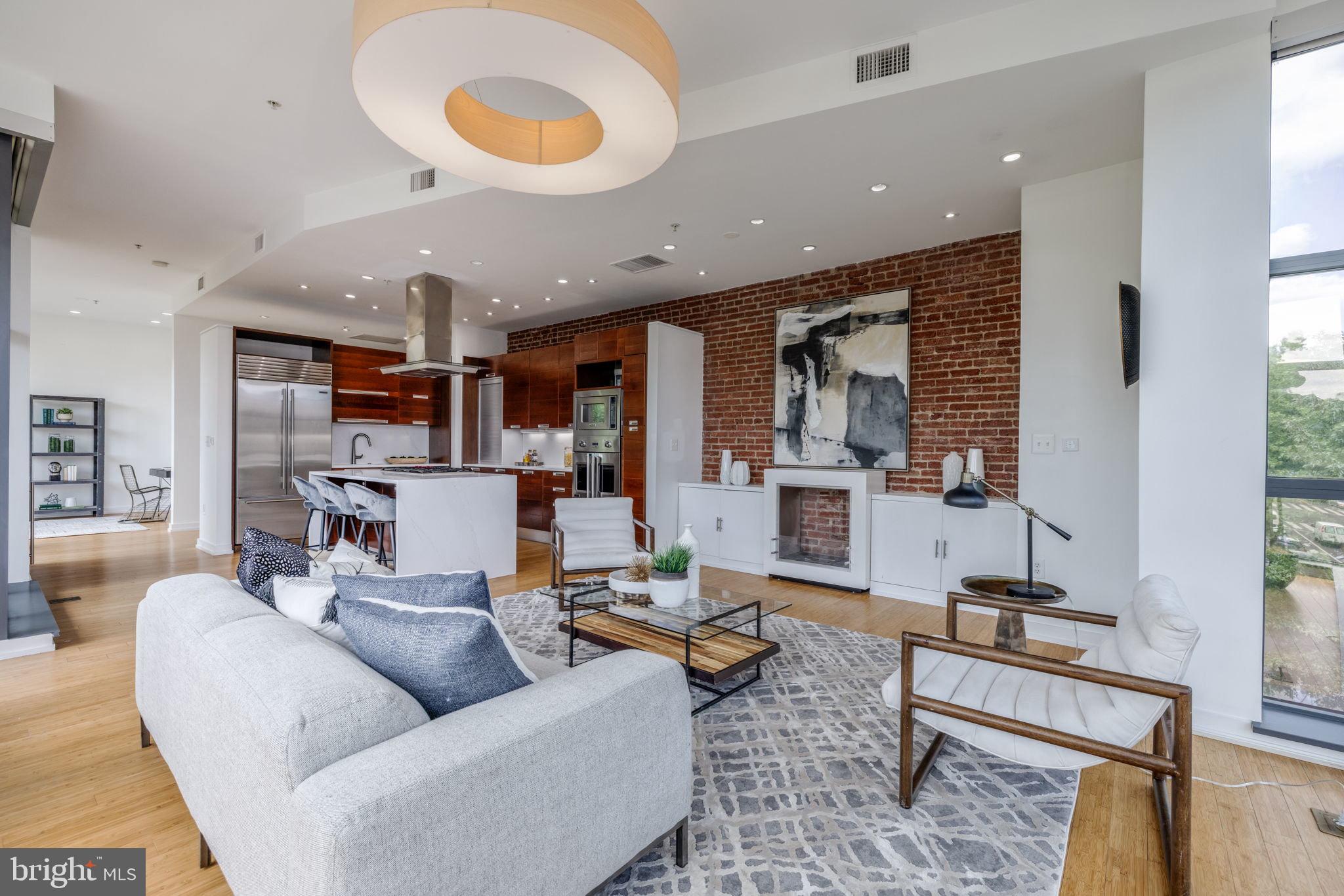 1413 P Street Northwest, Unit 302 Washington, DC 20005 - Photo 5 of 24 Living Room