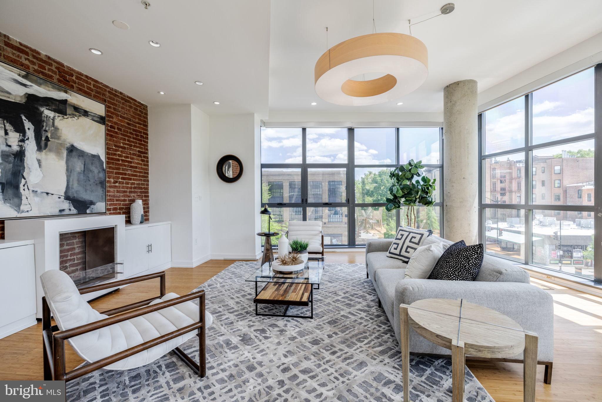 1413 P Street Northwest, Unit 302 Washington, DC 20005 - Photo 6 of 24 Living Room