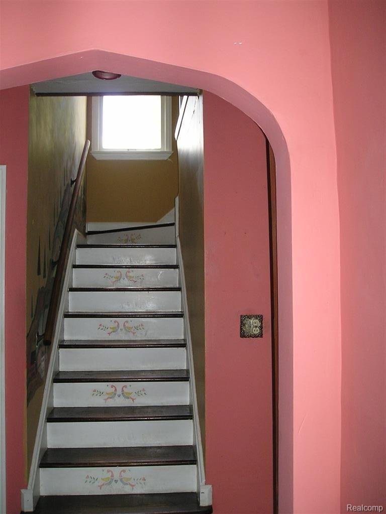 12084 Masters Road Memphis, MI 48041 - Photo 18 of 23 Stairway to second floor.