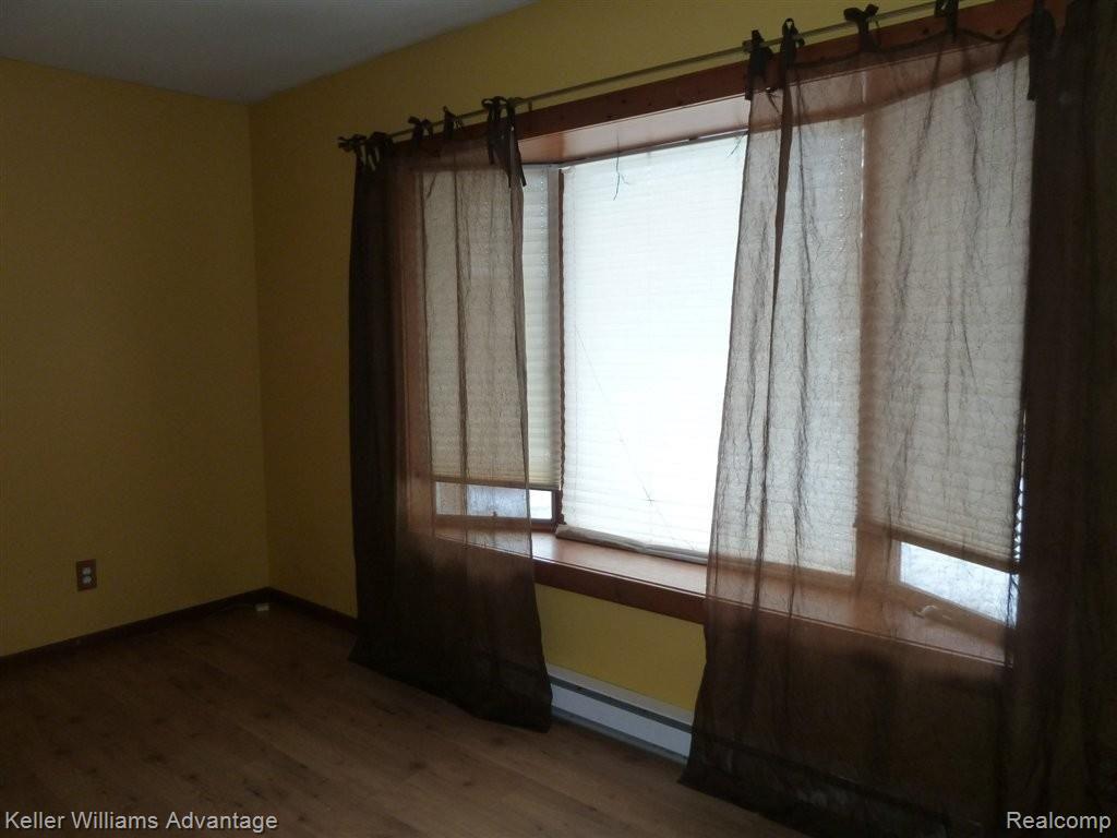 2493 Allen Road Ortonville, MI 48462 - Photo 6 of 21 Living Room.JPG