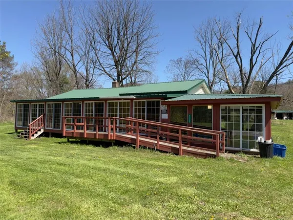 $219,900 | 21121 Highway 62, East Hickory, PA 16321