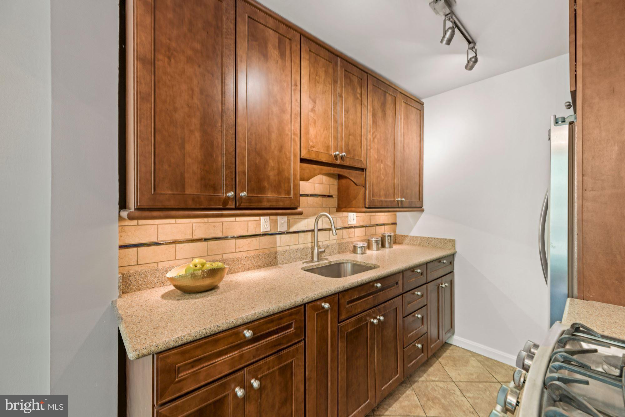 2325 42nd Street Northwest, Unit 204 Washington, DC 20007 - Photo 8 of 41