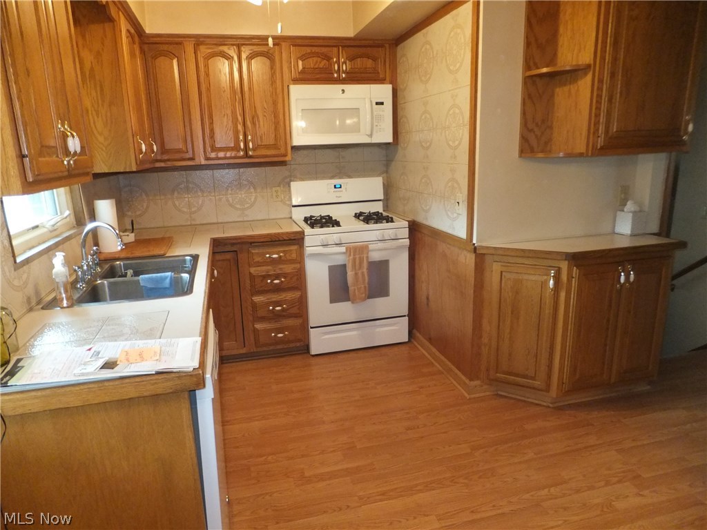 5758 Hauserman Road Parma, OH 44130 - Photo 8 of 34