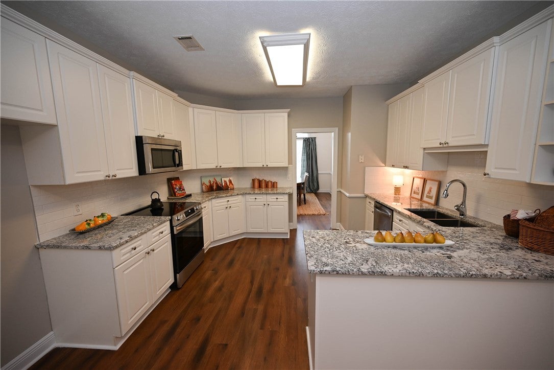 1933 Windway Road Auburn, AL 36830 - Photo 12 of 32 Gallery Image 12