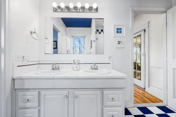 $569,000 | 146 Shrewsbury Street, Holden, MA 01520