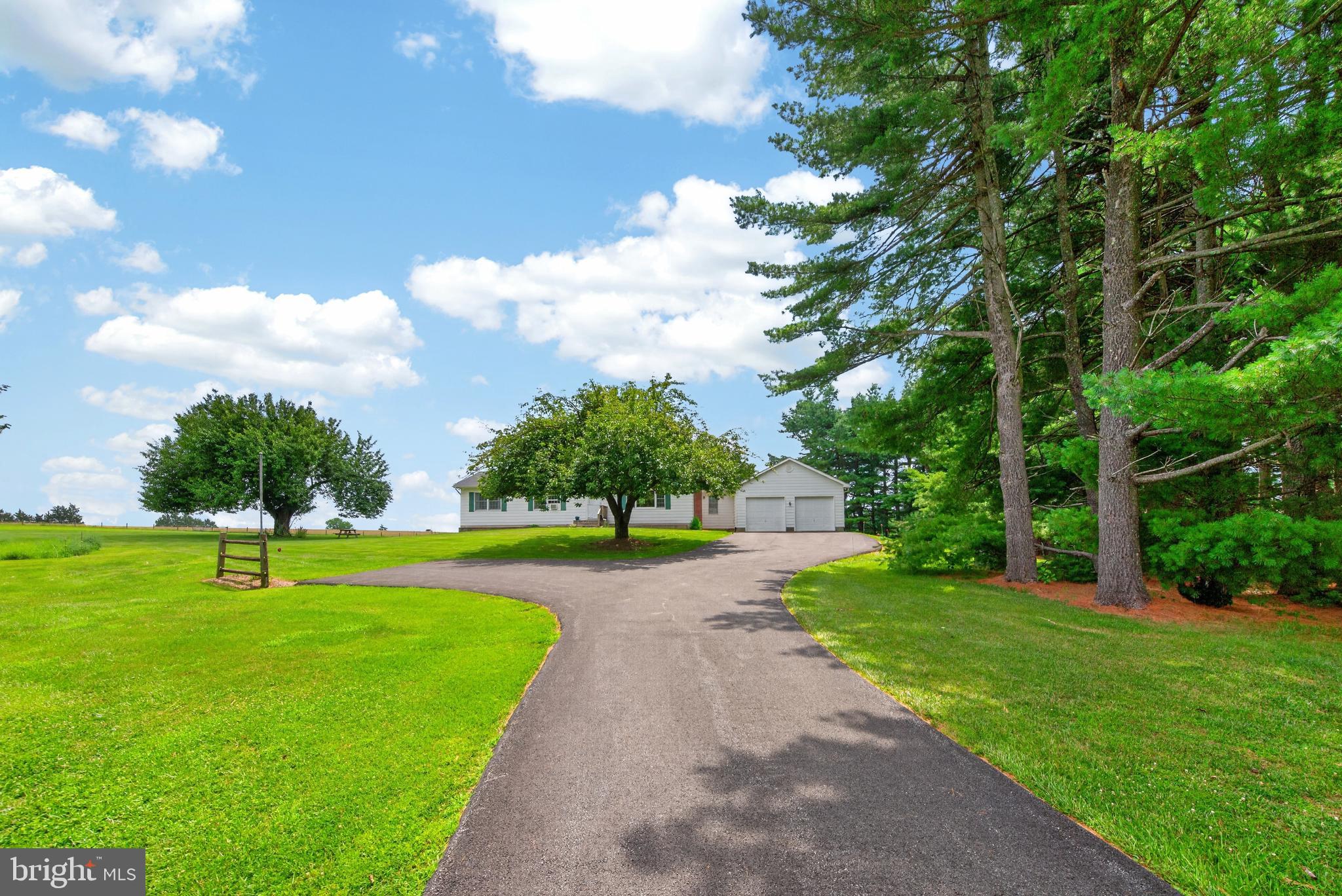 13835 Howard Road Dayton, MD 21036 - Photo 5 of 43 Asphalt driveway with large turn around