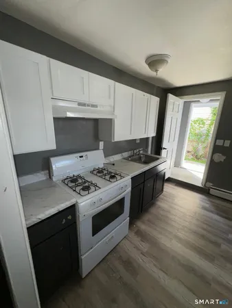 $2,000 | 275 Lexington Avenue, Unit 2, Bridgeport, CT 06604