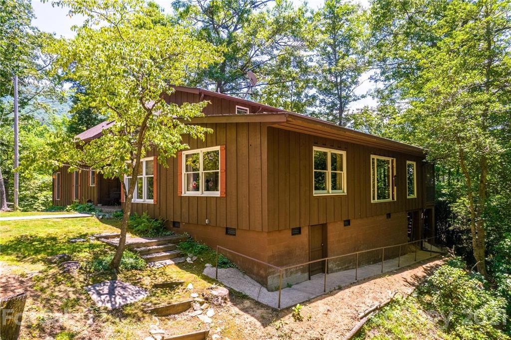 81 Stable Road Bryson City, NC 28713 - Photo 4 of 47 Gallery Image 4