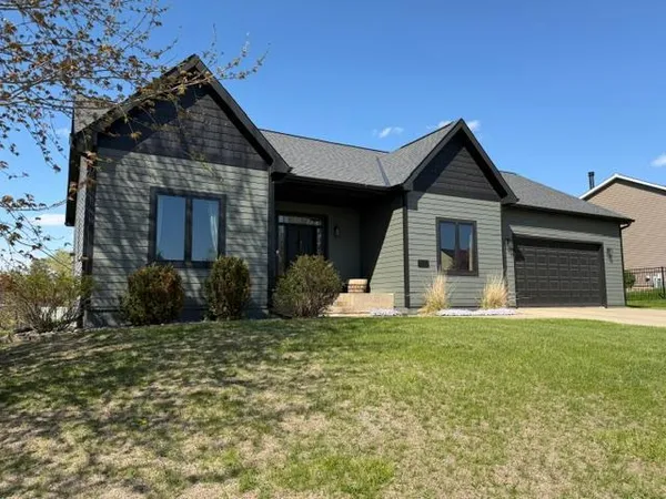 $399,900 | 365 Trailstone Drive, Cokato, MN 55321