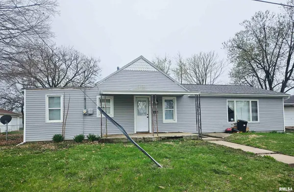 $69,900 | 640 Grant Place, Canton, IL 61520