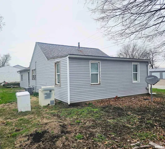 $69,900 | 640 Grant Place, Canton, IL 61520