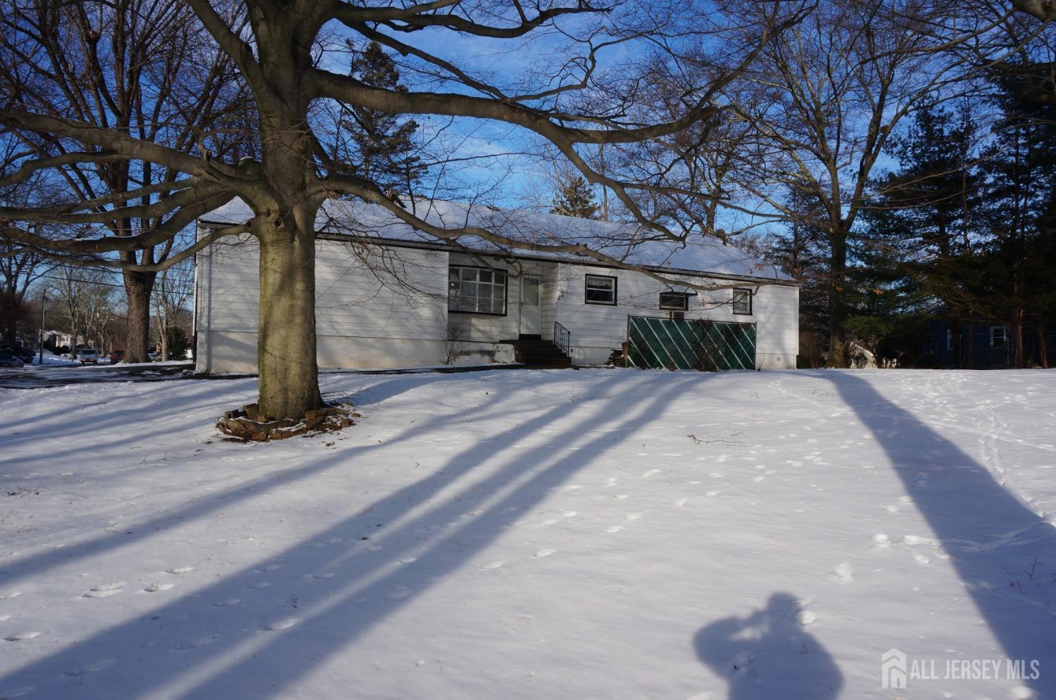 5 Madaline Drive Edison, NJ 08820 - Photo 4 of 23