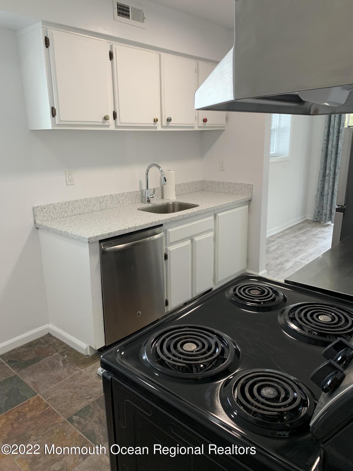 200 Portland Road, Unit B1 Highlands, NJ 07732 - Photo 13 of 19 IMG_4628