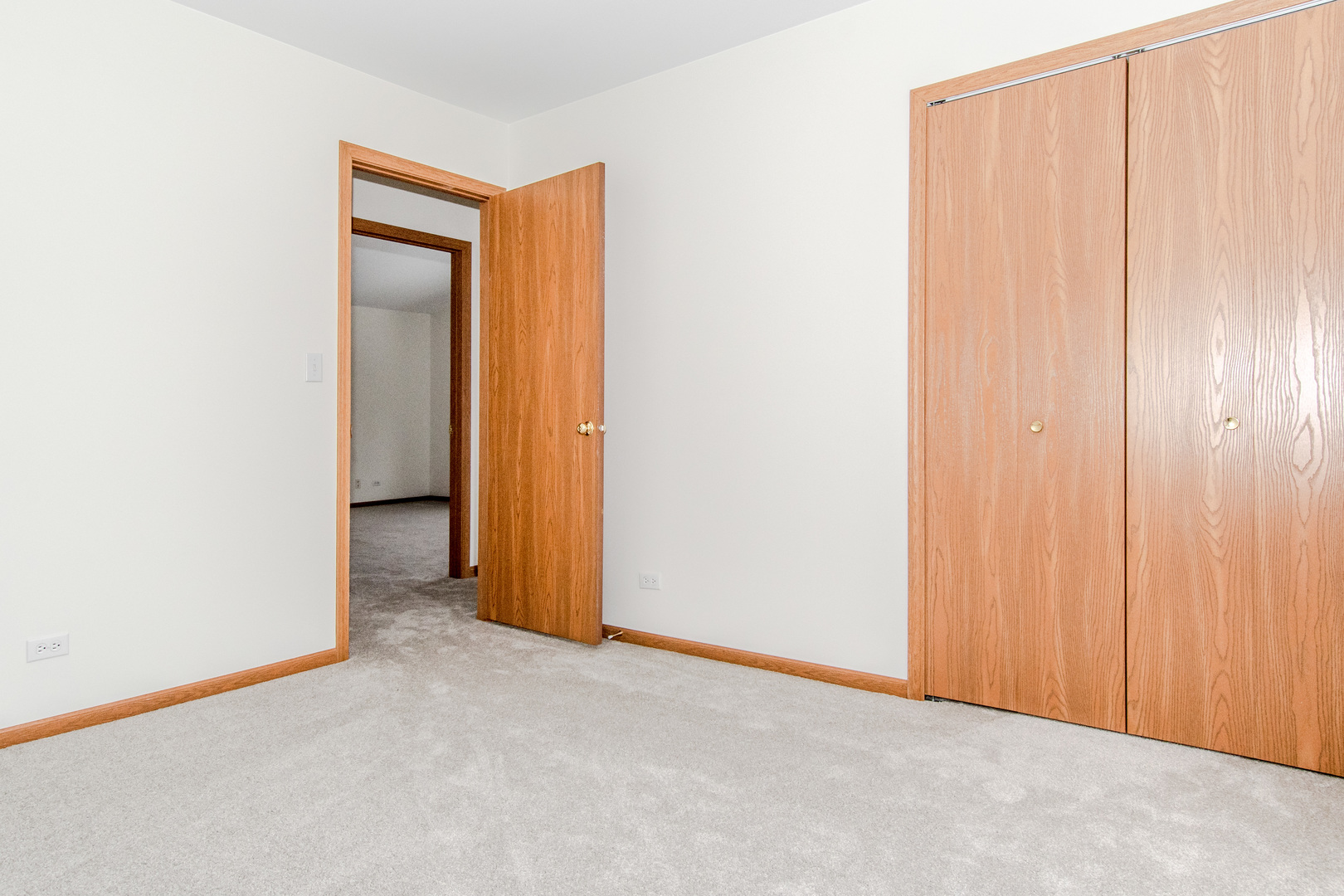 329 Sheffield Court, Unit 2 Roselle, IL 60172 - Photo 23 of 28 a view of an empty room