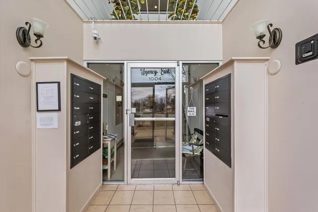 a picture of a hallway